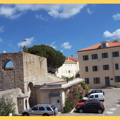 La citadelle d AJACCIO<BR> Les bâtiments administratifs et logements