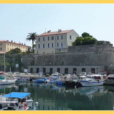 La citadelle d AJACCIO <BR>Vue du port de pêche