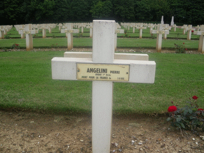 Tombe deANGELINI Pierre Mathieu à <a HREF=fotom2l.php?necro=67>  <U>Ablain Saint-Nazaire (NÃ©cropole nationale Notre Dame de Lorette )</U> </A> 79-3-1584