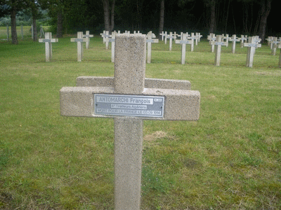 Tombe deANTOMARCHI François à <a HREF=fotom2l.php?necro=149>  <U>Ambleny (Necropole Nationale "Le Bois ROBERT "ex-"Bois Roger")</U> </A> M 321