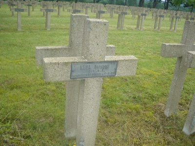 Tombe deNESA François à <a HREF=fotom2l.php?necro=149>  <U>Ambleny (Necropole Nationale "Le Bois ROBERT "ex-"Bois Roger")</U> </A> M 204