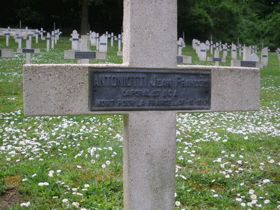 Tombe deANTONIOTTI Jean François à <a HREF=fotom2l.php?necro=153>  <U>Braine (NÃ©cropole militaire)</U> </A> 471