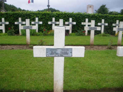 Tombe deMINICONI A. Dominique à <a HREF=fotom2l.php?necro=599>  <U>Aubigny-en-Artois (CarrÃ© Milit communal miltary extension)</U> </A> 3-223