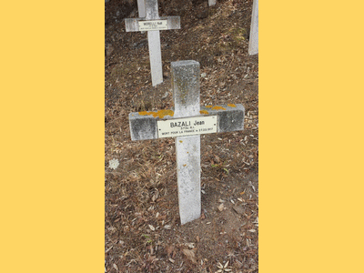 Tombe deBAZZALI Jean à <a HREF=fotom2l.php?necro=131>  <U>Ajaccio (CarrÃ© militaire du cimetiÃ¨re Saint-Antoine)</U> </A> D-30