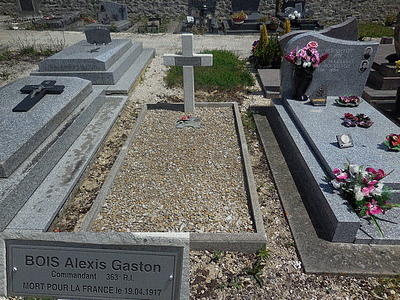 Tombe deBOIS Gaston à <a HREF=fotom2l.php?necro=254>  <U>Cauroy les Hermonville (CarrÃ© militaire du cimetiÃ¨re municipal)</U> </A> 