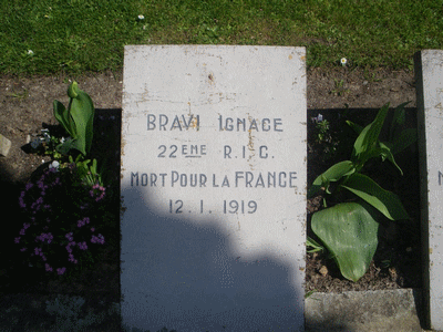 Tombe deBRAVI Ignace à <a HREF=fotom2l.php?necro=118>  <U>Le Touquet (CarrÃ© militaire)</U> </A> 137