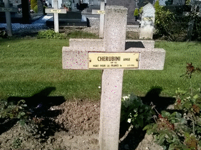 Tombe deCHERUBINI Ange Toussaint à <a HREF=fotom2l.php?necro=100>  <U>Cambrai (carrÃ© militaire du cimetiÃ¨re communal Saint-SÃ©pulcre)</U> </A> 157