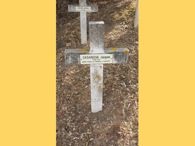 Tombe deCASANOVA Jacques à <a HREF=fotom2l.php?necro=131>  <U>Ajaccio (CarrÃ© militaire du cimetiÃ¨re Saint-Antoine)</U> </A> D-27