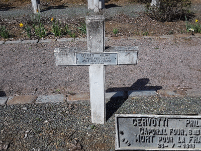 Tombe deCERVOTTI Philippe Pascal à <a HREF=fotom2l.php?necro=361>  <U>Beauvais (carrÃ© militaire du cimetiÃ¨re communal)</U> </A> 610