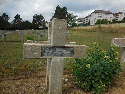 Tombe deACQUAVIVA Barthélémy à <a HREF=fotom2l.php?necro=35>  <U>Chateau-Thierry (Necropole Nationale)</U> </A> 549