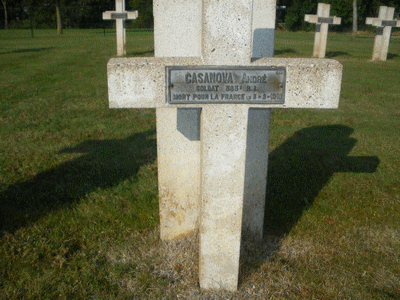 Tombe deCASANOVA André à <a HREF=fotom2l.php?necro=141>  <U>ClÃ©ry-sur-Somme (NÃ©cropole Nationale "Bois-des-Ouvrages")</U> </A> 332