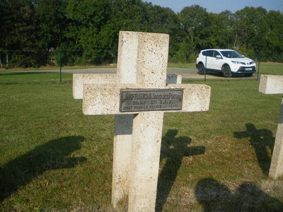 Tombe deLANFRANCHI Jacques Pierre à <a HREF=fotom2l.php?necro=141>  <U>ClÃ©ry-sur-Somme (NÃ©cropole Nationale "Bois-des-Ouvrages")</U> </A> 142