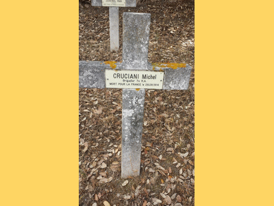 Tombe deCRUCIANI Michel à <a HREF=fotom2l.php?necro=131>  <U>Ajaccio (CarrÃ© militaire du cimetiÃ¨re Saint-Antoine)</U> </A> D-3 