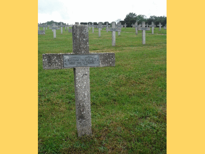 Tombe deDEANGELI Antoine à <a HREF=fotom2l.php?necro=9>  <U>Hartmannswillerkopf  (NÃ©cropole Nationale)</U> </A> 666