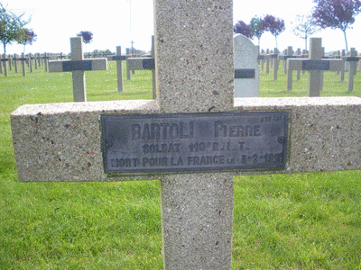 Tombe deBARTOLI Pierre à <a HREF=fotom2l.php?necro=71>  <U>Etinehem - (NÃ©cropole franÃ§aise la Cote 80)</U> </A> 426bis