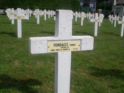 Tombe deFONDACCI Pierre à <a HREF=fotom2l.php?necro=72>  <U>Saint-Pol-sur-Ternoise (carrÃ© militaire)</U> </A> A7-360