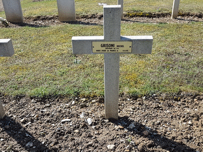 Tombe deGRISONI Michel  à <a HREF=fotom2l.php?necro=364>  <U>Litz (carrÃ© militaire du cimetiÃ¨re communal)</U> </A> Tombe individuelle