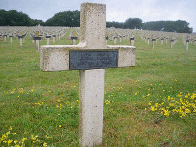 Tombe deLISCHI Philippe à <a HREF=fotom2l.php?necro=99>  <U>Neuville-Saint-Vaast (NÃ©cropole nationale La Targette )</U> </A> 19-10- 4745