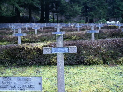 Tombe deLECA Dominique à <a HREF=fotom2l.php?necro=10>  <U>Metzeral Le ChÃªne Millet (NÃ©cropole nationale)</U> </A> 102