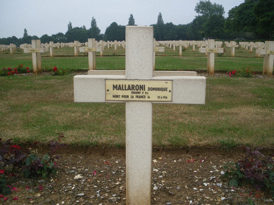 Tombe deMALLARONI Dominique à <a HREF=fotom2l.php?necro=67>  <U>Ablain Saint-Nazaire (NÃ©cropole nationale Notre Dame de Lorette )</U> </A> 38-04-7501