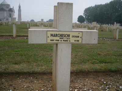 Tombe deMARCHESCHI Sylvain Henry à <a HREF=fotom2l.php?necro=67>  <U>Ablain Saint-Nazaire (NÃ©cropole nationale Notre Dame de Lorette )</U> </A> 12 -07- 2358