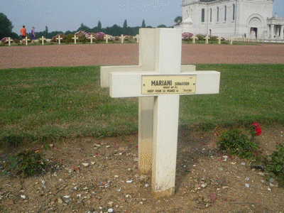 Tombe deMARIANI Sébastien à <a HREF=fotom2l.php?necro=67>  <U>Ablain Saint-Nazaire (NÃ©cropole nationale Notre Dame de Lorette )</U> </A> 52bis-2-19625