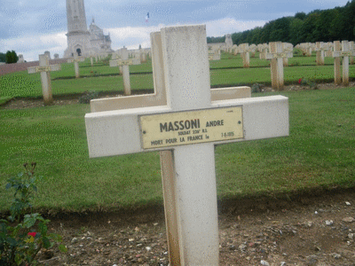 Tombe deMASSONI André à <a HREF=fotom2l.php?necro=67>  <U>Ablain Saint-Nazaire (NÃ©cropole nationale Notre Dame de Lorette )</U> </A> 73-6-14698