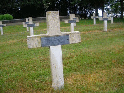 Tombe deMAZZONI Paul Jean à <a HREF=fotom2l.php?necro=99>  <U>Neuville-Saint-Vaast (NÃ©cropole nationale La Targette )</U> </A> 16 -8--4280