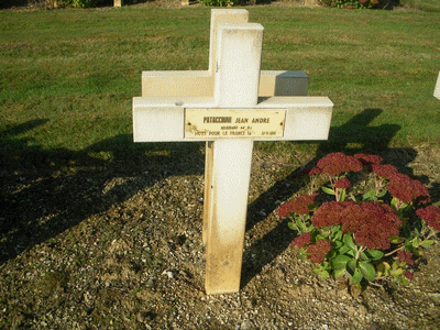 Tombe dePATACCHINI André à <a HREF=fotom2l.php?necro=64>  <U>Maurepas (Necropole Nationale)</U> </A> 744