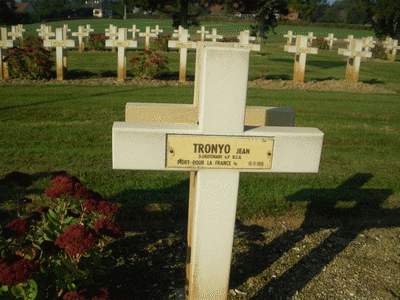 Tombe deTRONYO Jean à <a HREF=fotom2l.php?necro=64>  <U>Maurepas (Necropole Nationale)</U> </A> 1056