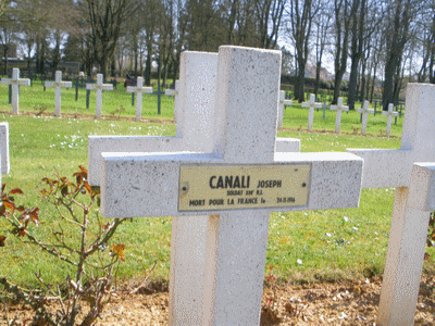 Tombe deCANALI Joseph à <a HREF=fotom2l.php?necro=12>  <U>Montdidier (NÃ©cropole Nationale  "L'EgalitÃ©")</U> </A> 350