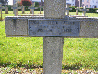 Tombe deCORALLI Antoine Philippe Simon à <a HREF=fotom2l.php?necro=277>  <U>Montdidier (NÃ©cropole Nationale)</U> </A> 647