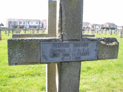 Tombe deGASPARI Toussaint à <a HREF=fotom2l.php?necro=277>  <U>Montdidier (NÃ©cropole Nationale)</U> </A> 3044