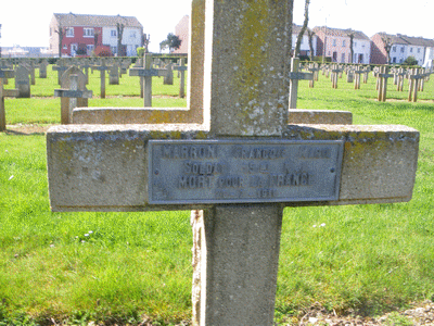 Tombe deMARONI François Marie à <a HREF=fotom2l.php?necro=277>  <U>Montdidier (NÃ©cropole Nationale)</U> </A> 2308