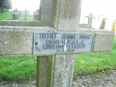 Tombe deVITTINI Antoine Joseph  à <a HREF=fotom2l.php?necro=277>  <U>Montdidier (NÃ©cropole Nationale)</U> </A> 4921