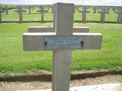 Tombe deFRANCESCHI Pierre Jean à <a HREF=fotom2l.php?necro=163>  <U>Neuilly-Saint-Front (NÃ©cropole Nationale)</U> </A> 1732