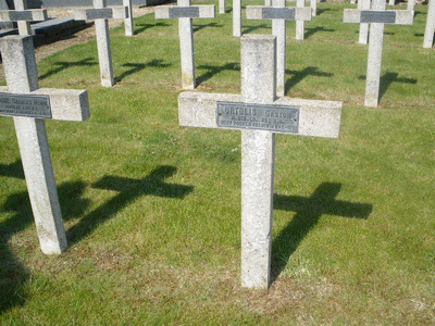 Tombe deORTOLI Gaston à <a HREF=fotom2l.php?necro=97>  <U>Aubigny-en-Artois (carrÃ© militaire du CimetiÃ¨re)</U> </A>  8-403