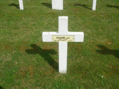 Tombe dePALADINI Josué Sauveur à <a HREF=fotom2l.php?necro=72>  <U>Saint-Pol-sur-Ternoise (carrÃ© militaire)</U> </A> A4/190