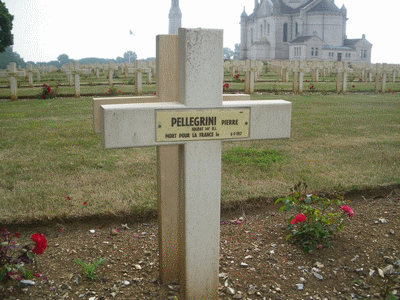 Tombe dePELLEGRINI Pierre Jean à <a HREF=fotom2l.php?necro=67>  <U>Ablain Saint-Nazaire (NÃ©cropole nationale Notre Dame de Lorette )</U> </A> 25 - 09- 4999