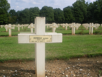 Tombe dePETRELLI Mathieu à <a HREF=fotom2l.php?necro=67>  <U>Ablain Saint-Nazaire (NÃ©cropole nationale Notre Dame de Lorette )</U> </A> 77-03-15439