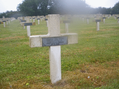 Tombe dePULICANI Ours Martin à <a HREF=fotom2l.php?necro=99>  <U>Neuville-Saint-Vaast (NÃ©cropole nationale La Targette )</U> </A> 12-5 -2606