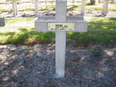 Tombe dePIETRI Jean Dominique à <a HREF=fotom2l.php?necro=102>  <U>Dunkerque (NÃ©cropole Nationale)</U> </A> 913