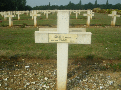 Tombe deSOLETTI Antoine Paul à <a HREF=fotom2l.php?necro=67>  <U>Ablain Saint-Nazaire (NÃ©cropole nationale Notre Dame de Lorette )</U> </A> 41-06-8154