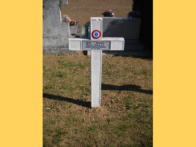 Tombe deSOAVI Ferdinand à <a HREF=fotom2l.php?necro=430>  <U>Tours (carrÃ© militaire du cimetiÃ¨re de Sainte-Radegonde-en-Touraine)</U> </A> Carr&eacute; 1 rang 7 Tombe 32