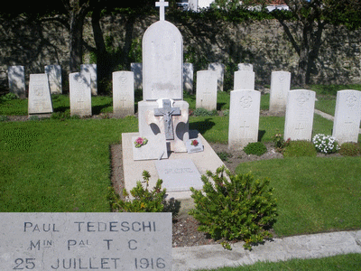 Tombe deTEDESCHI Paul (Medecin principal) à <a HREF=fotom2l.php?necro=107>  <U>Boulogne-sur-Mer  (CarrÃ© militaire)</U> </A> 172