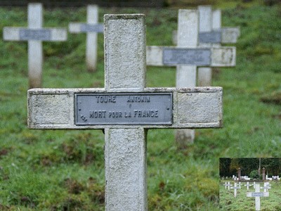 Tombe deTORRE Antoine à <a HREF=fotom2l.php?necro=8>  <U>Guebwiller  (NÃ©cropole Nationale)</U> </A> 137