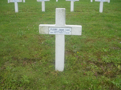 Tombe deFLORI Jean Luc à <a HREF=fotom2l.php?necro=171>  <U>Vauxaillon (nÃ©cropole Nationale)</U> </A> 375