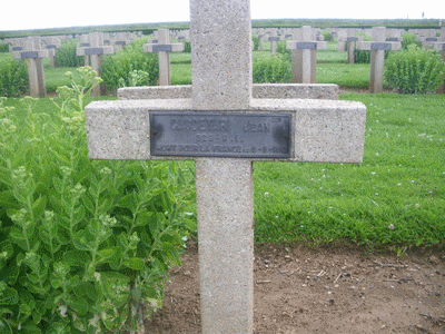 Tombe deCASSETARI Jean Antoine à <a HREF=fotom2l.php?necro=77>  <U>Vauxbuin  (Necropole Nationale)</U> </A> B 907