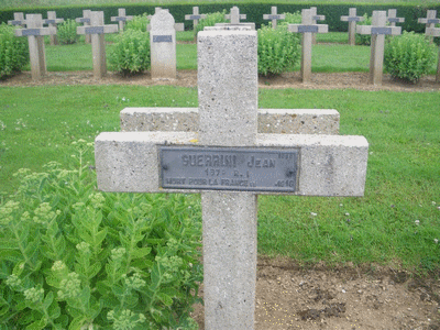 Tombe deGUERRINI Jean Alphonse à <a HREF=fotom2l.php?necro=77>  <U>Vauxbuin  (Necropole Nationale)</U> </A> D 203