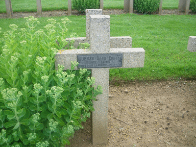 Tombe deQUENZA Roch Ernest Edouard à <a HREF=fotom2l.php?necro=77>  <U>Vauxbuin  (Necropole Nationale)</U> </A> B 570